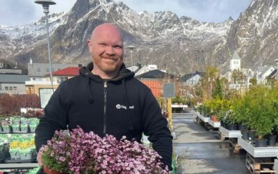 Hvordan radiokommunikasjon ga raskere kundehjelp hos Svolvær Hagesenter
